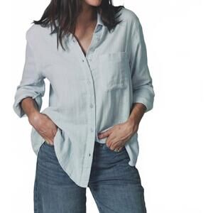 NEW THE SHIRT the relaxed boyfriend shirt in sky blue